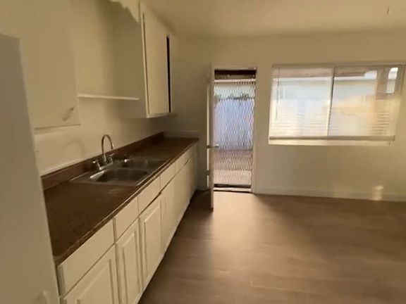 5th image of 845 E Washington Ave #845