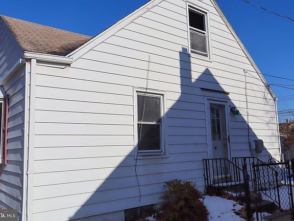 2nd image of 2424 Wood Ave