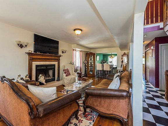 4th image of 79 Dexter Ave