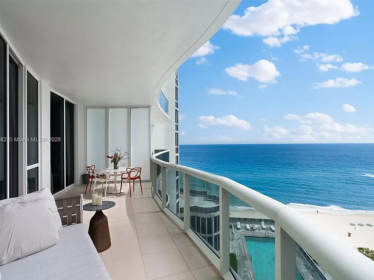 16001 Collins Ave #907 — Photo 16