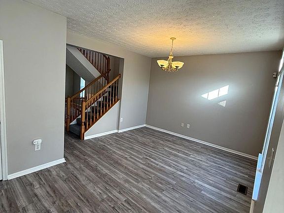 5th image of 141 Leeds Creek Cir
