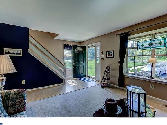3rd image of 118 Concord Ct