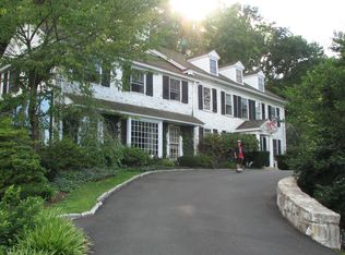 2256 Washington Ln, Huntingdon Valley, PA 19006