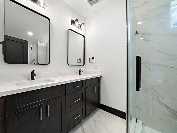 4th image of 113 Delmar St #0