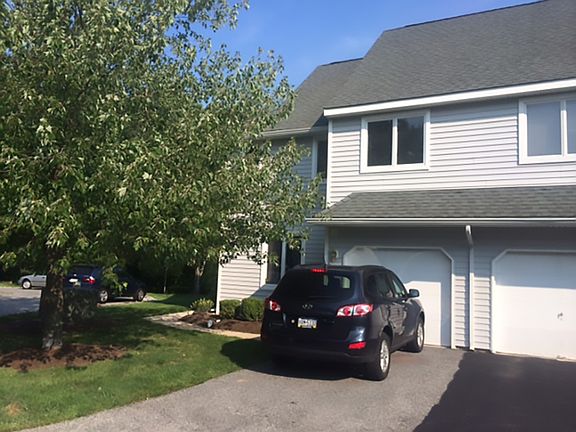 5th image of 98 E Thomas Ct