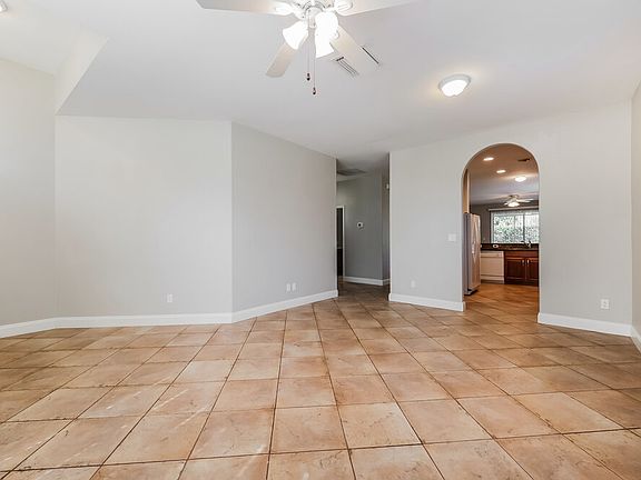 4th image of 11328 Lakeland Cir