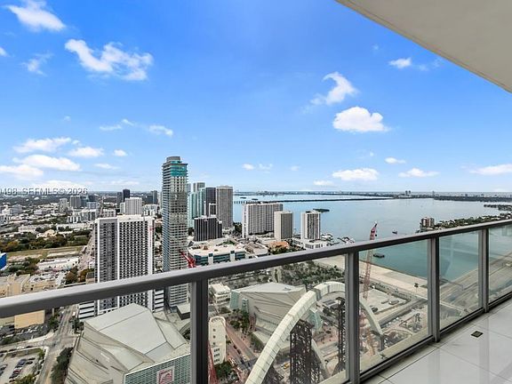 2nd image of 1100 Biscayne Blvd Unit 4907