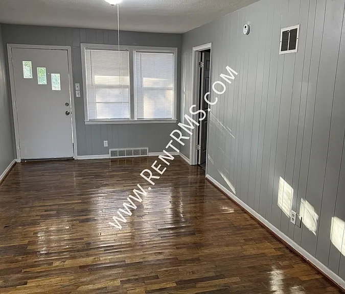 2332 SE Kentucky Ave — Photo 3