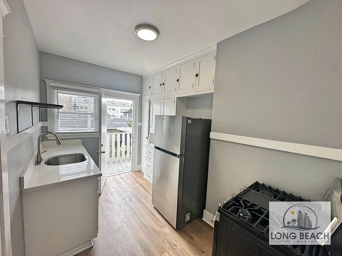 Building Photo - 238 Gaviota Ave