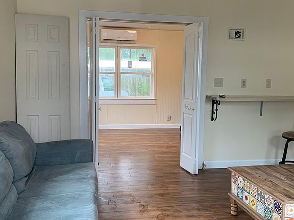 3rd image of 2025 9th St #B