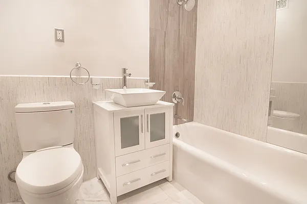 Rented by WAM Partners - William Moses Co. | media 15