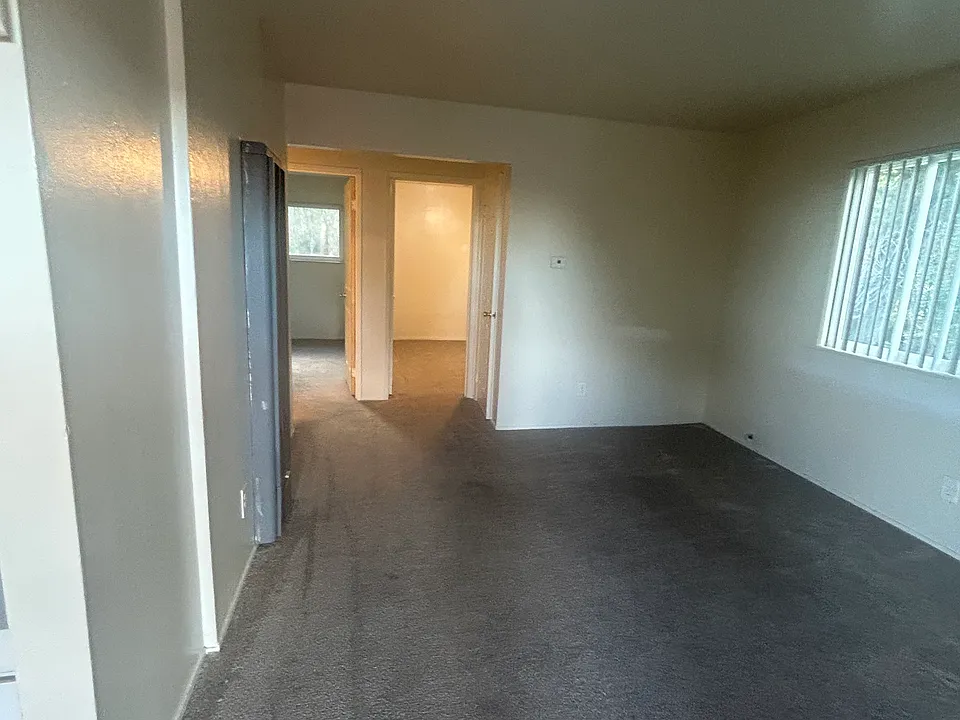 2708 El Portal Dr #11