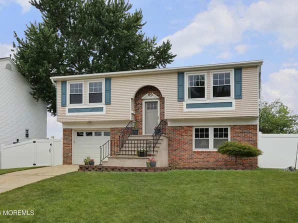 3 Avenue C, Middletown, NJ 07748