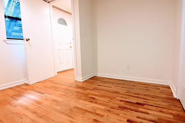 Rented by Voro, LLC | media 35