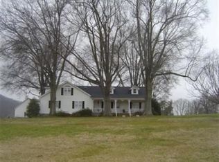 5905 Gordon Rd, Hickory, NC 28602