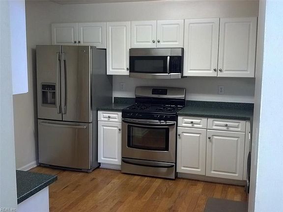 3rd image of 2221 Lesner Cres APT 302