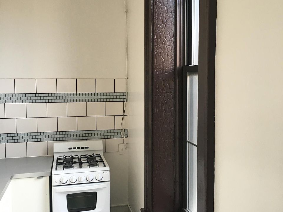 1st image of 132 W Court St APT 11