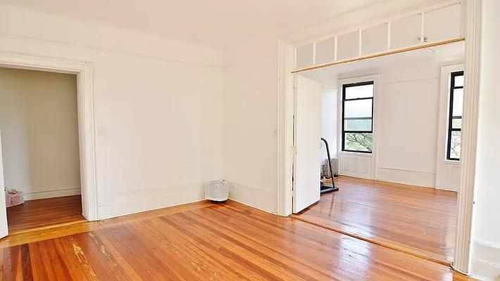 Rented by Park Property Advisors | media 4