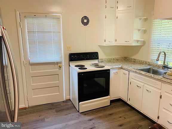 4th image of 11206 Landy Ct