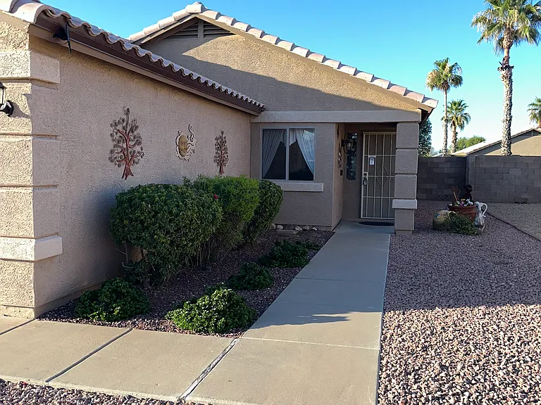 15743 W Elm St — Photo 3