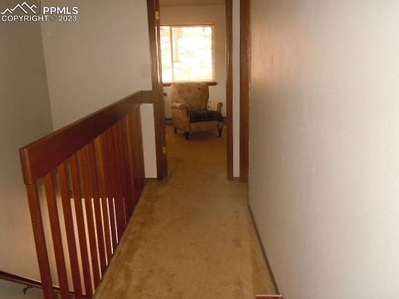 4th image of 554 Manor Ct APT A