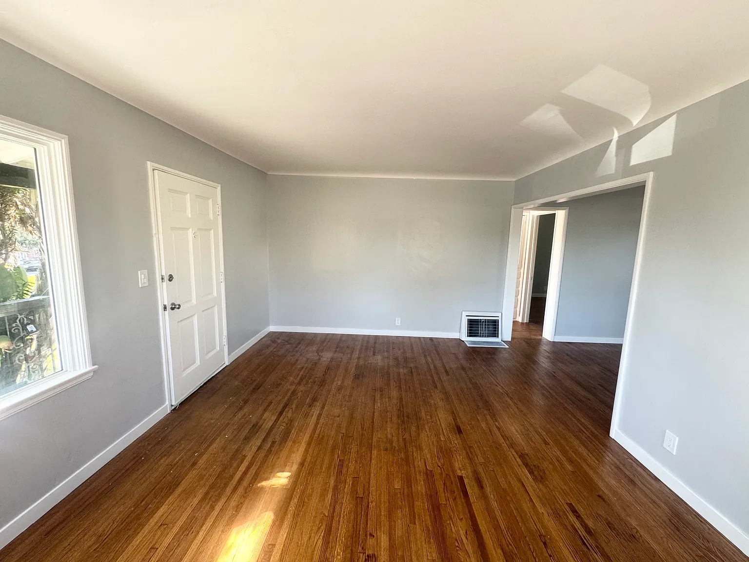 2 bed, 750 sqft, $2,295 — Photo 2