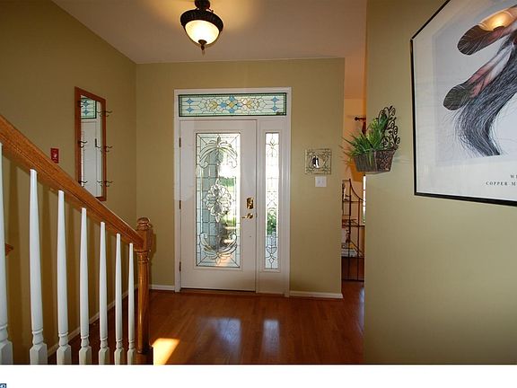 2nd image of 1660 Parkview Ct
