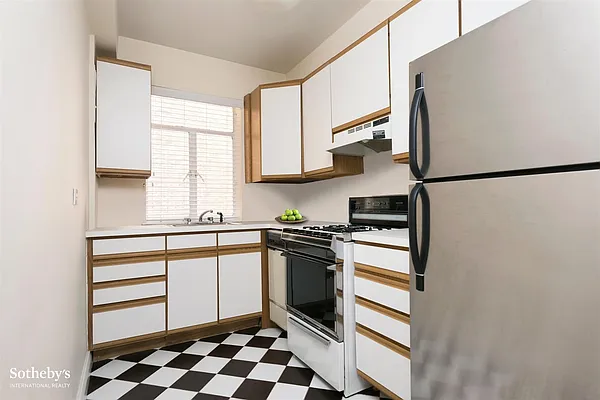 Sold by Sotheby's International Realty | media 4