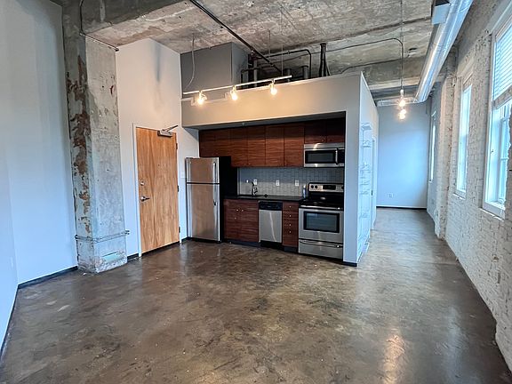 4th image of 415 Oliver Hill Way APT 2A