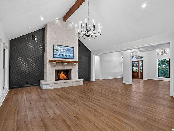 5th image of 130 Spring Hill Dr