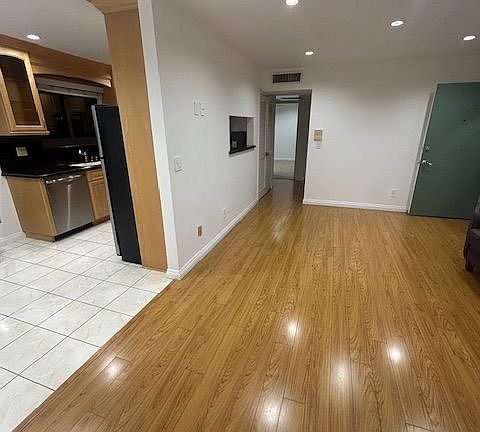 3rd image of 4000 W Victory Blvd APT 202