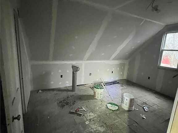 3rd image of 17 California St