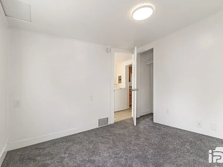 407 S Michigan Ave — Photo 11