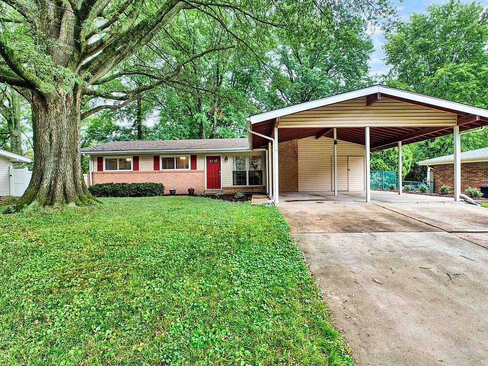 1st image of 28 Montauk Dr