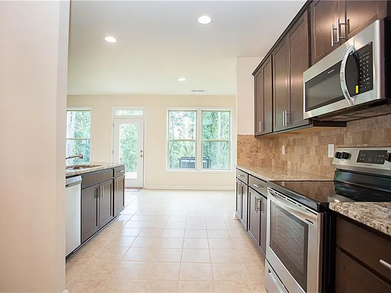 4505 Almanor Cir — Photo 16