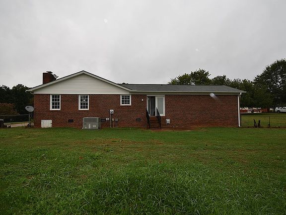 3rd image of 352 Knollwood Dr