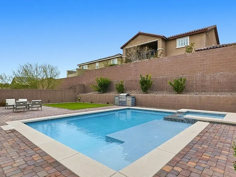 2562 Millburn Ave — Photo 5