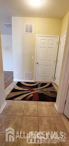 725 Timberlake Dr — Photo 8