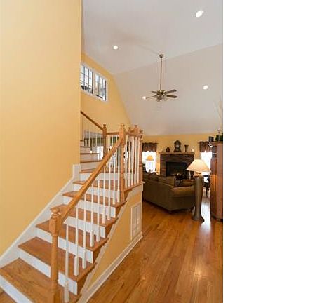 3rd image of 143 Ardmore Pl