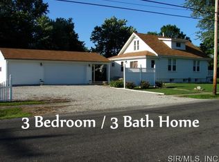 727 S Wood St, Staunton, IL 62088