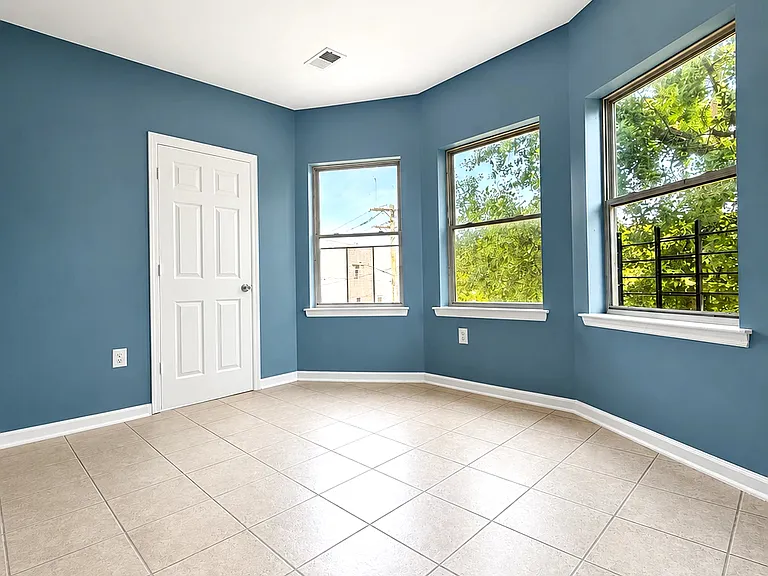 44 Astor St #3 — Photo 8