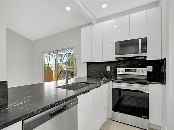 5th image of 660 Cypress Club Way
