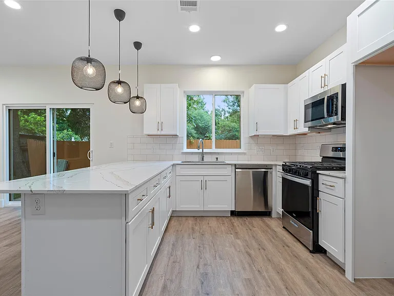 5702 Palo Blanco Ln #B — Photo 10