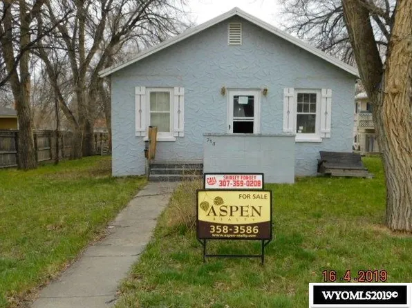 714 S 4th St, Glenrock, WY 82637