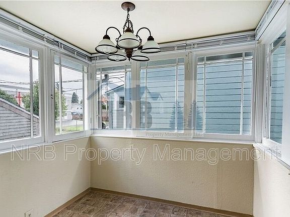 5th image of 3823 S Park Ave Unit A