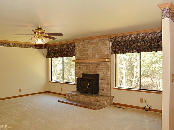 5th image of 2588 Allen Dr