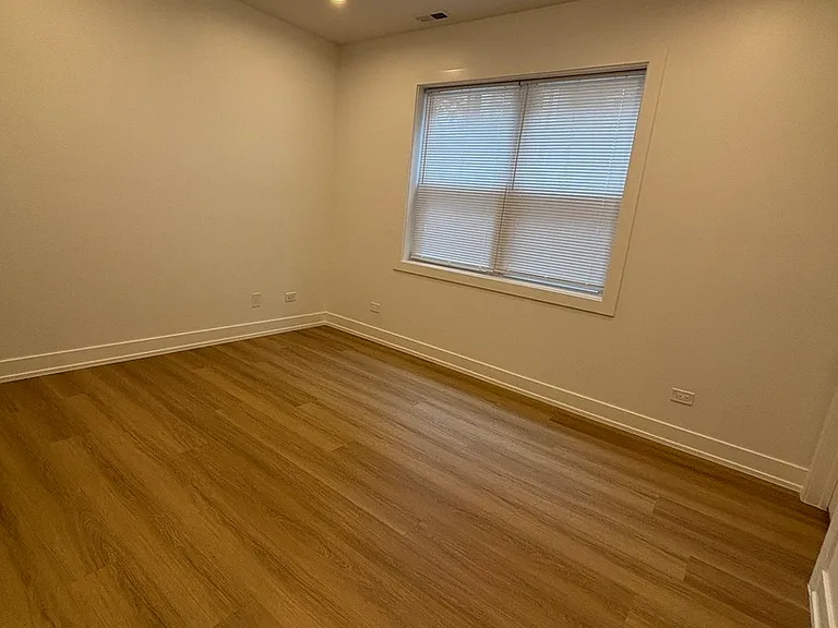 6042 S Eberhart Ave #2 — Photo 13