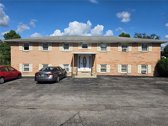 3rd image of 860 Mathews Rd