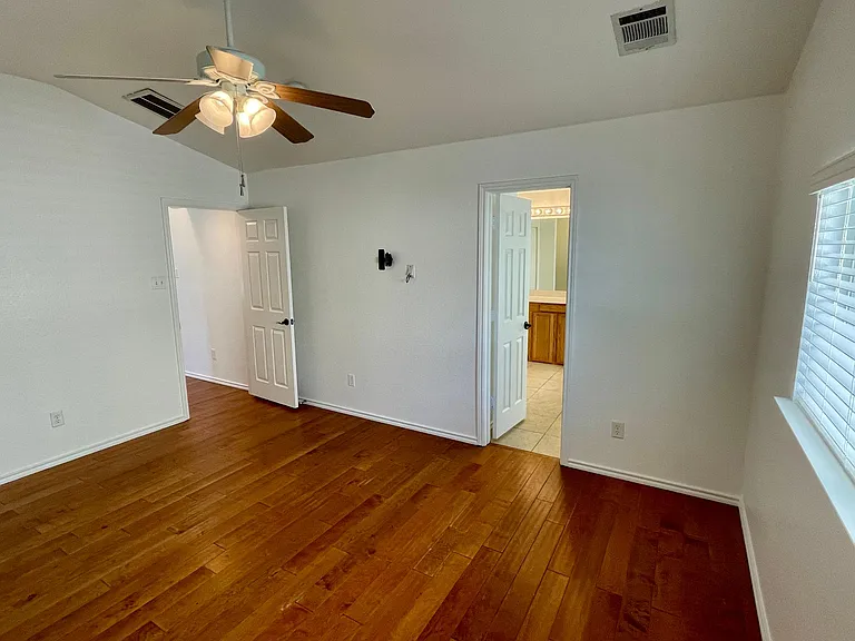 5373 Hartson — Photo 13