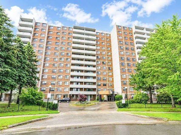 10 Stonehill Ct #907, Toronto, ON M1W 2X8